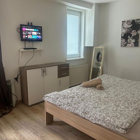 Bada Bing Plaza Appartement Bratislava Buitenkant foto