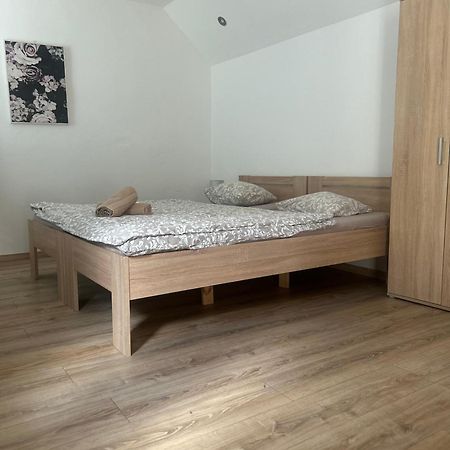 Bada Bing Plaza Appartement Bratislava Buitenkant foto