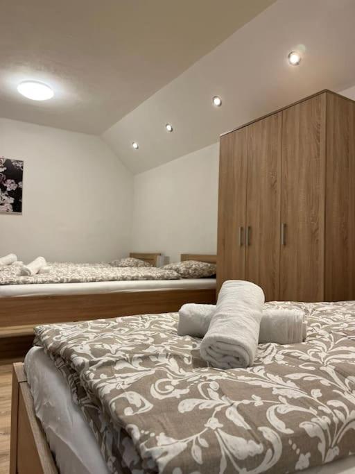 Bada Bing Plaza Appartement Bratislava Buitenkant foto