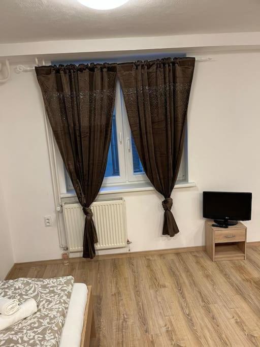 Bada Bing Plaza Appartement Bratislava Buitenkant foto