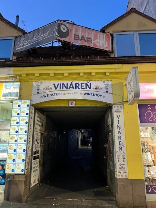 Bada Bing Plaza Appartement Bratislava Buitenkant foto